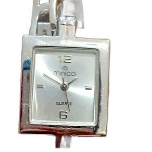 Minicci Elegant Woman's Bracelet Watch Model 25186 Needs Battery 7.5